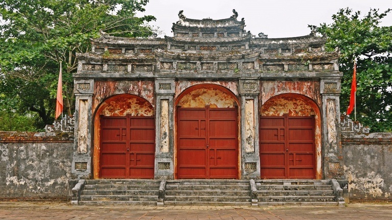 File:Kiến trúc Lăng Minh Mạng (Đại hồng môn), tháng 3 năm 2021 (2).jpg -  Wikimedia Commons